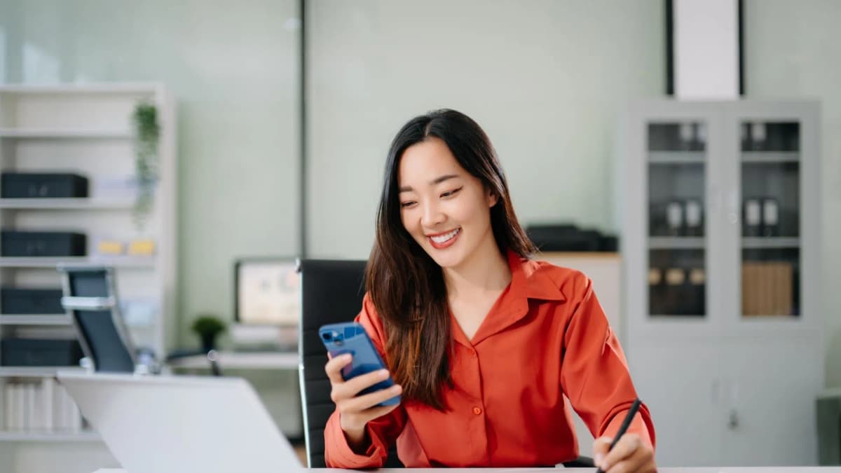 How Freelancers Can Build a Strong Personal Brand in the UAE